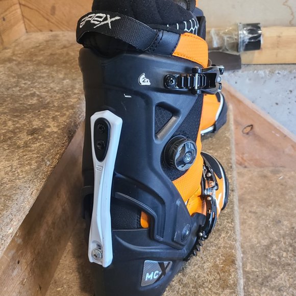 Apex MC-X Ski Boots - Men Size 9 main image 11